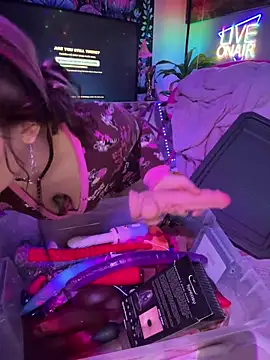 Cutiepiespanks's cam snapshot