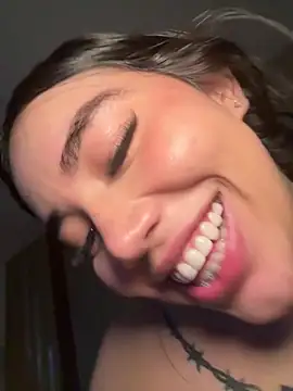 Nickiiiii live sex cam