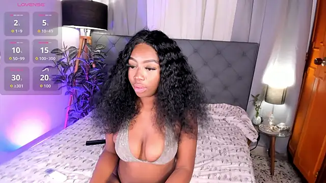 EmaaaBrown_'s cam snapshot