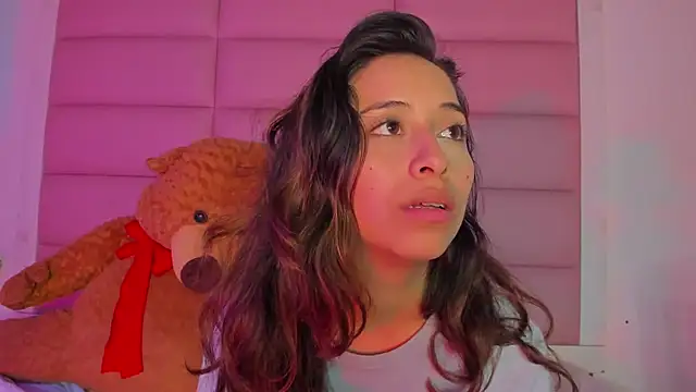 little-Emma's cam snapshot