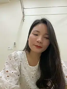 Bee_Yellow00's cam snapshot