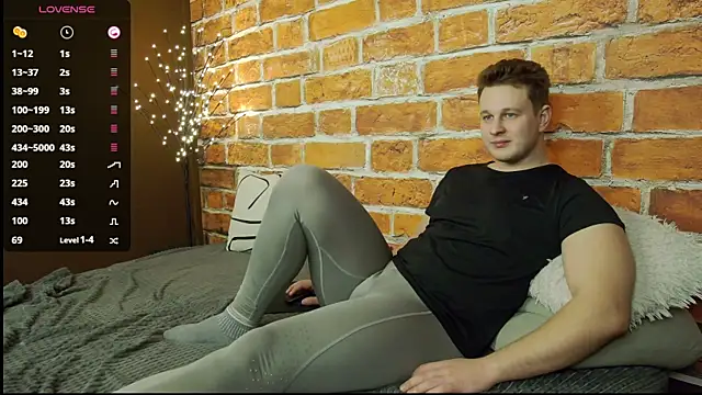 charlie_smiley's cam snapshot