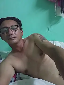 Andresguz35 live sex cam