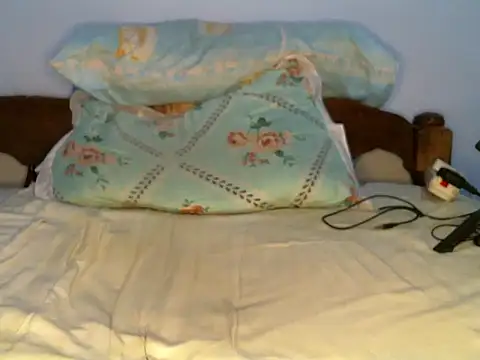 SLUTY_BBC's cam snapshot