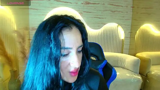 charlotte_r_'s cam snapshot