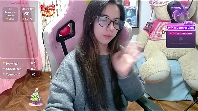 Maggie_Fox3's cam snapshot