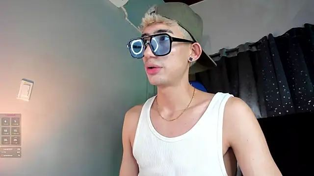 NovaaWheler's cam snapshot