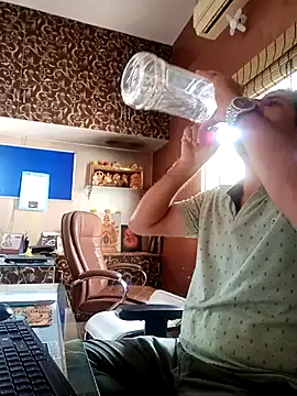 daddy_lip's cam snapshot