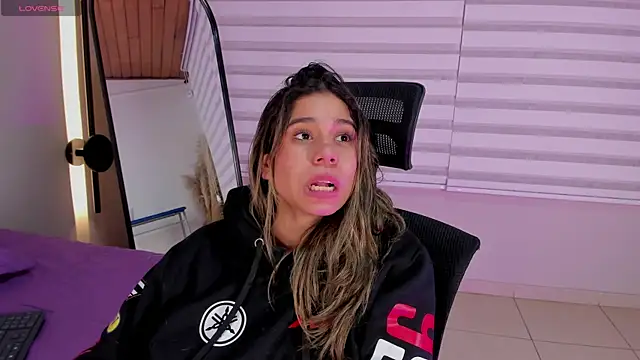 Rachell_criss's cam snapshot