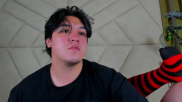 EmilyANDrew_ live sex cam