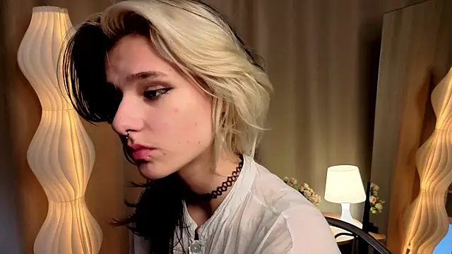 LizNostrand's cam snapshot