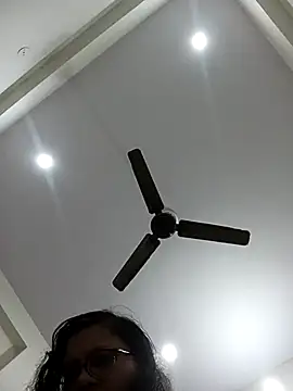 Mahira_sharma01's cam snapshot