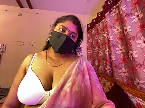 LouleyRanii live sex cam