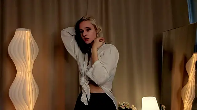 LizNostrand's cam snapshot