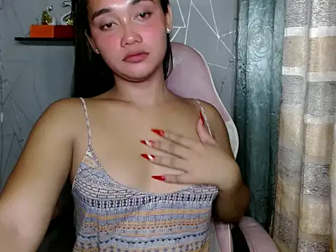 asian_cumstarrhian live sex cam