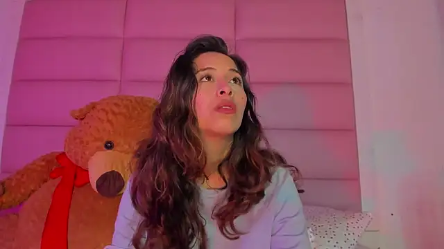 little-Emma's cam snapshot