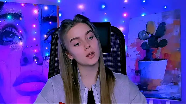 JuneWoods's cam snapshot