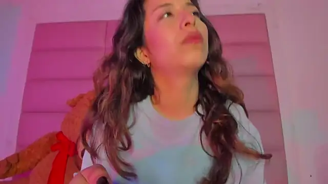 little-Emma's cam snapshot