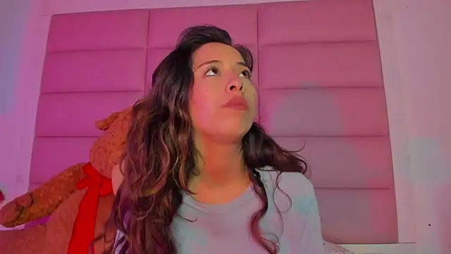 little-Emma's cam snapshot