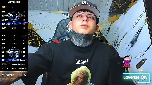 Kevin22_222 live sex cam