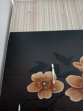 tulip-bae's cam snapshot