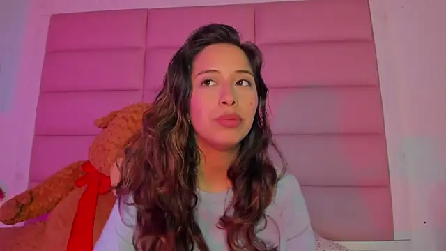 little-Emma's cam snapshot