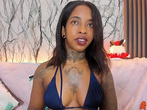 Pauline_Fox's cam snapshot