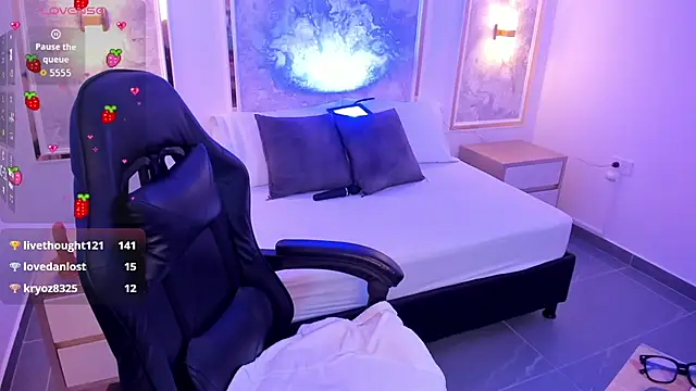 doll_eyees_'s cam snapshot