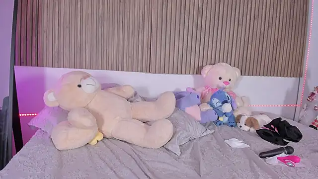 Hayley-Fox's cam snapshot