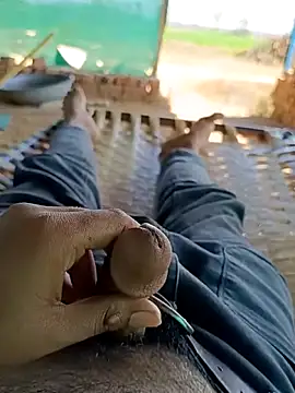 Avejkhan1630's cam snapshot