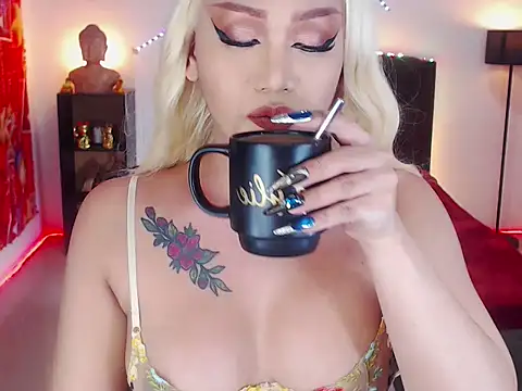 PlayfullOliviaTS live sex cam