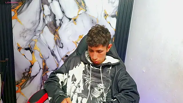 The_latin_boy's cam snapshot