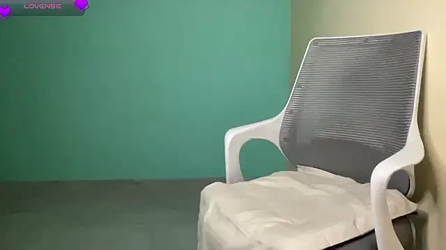 classy_kritii's cam snapshot