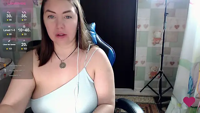 Korolek12 live sex cam