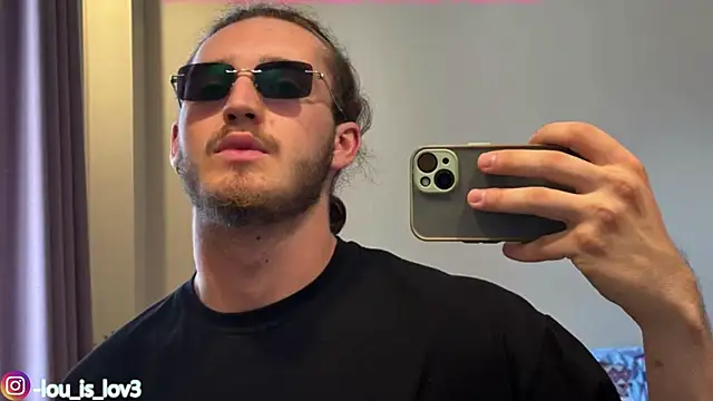 MrbigLouis live sex cam