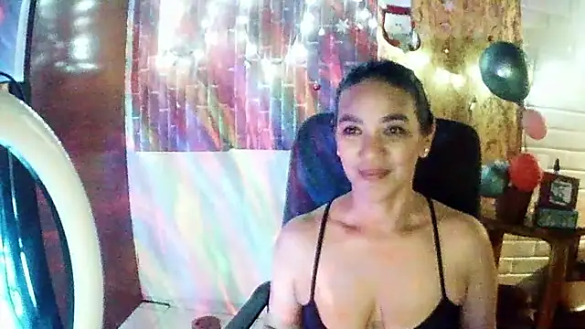 MiiaVelasquez live sex cam