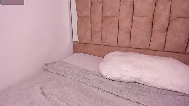 Isanova live sex cam