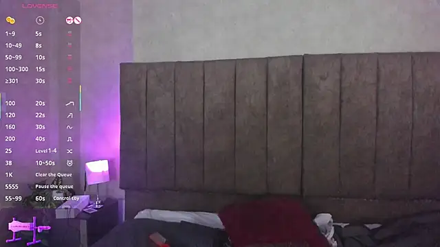 LanaMills_'s cam snapshot