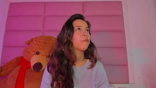 little-Emma's cam snapshot