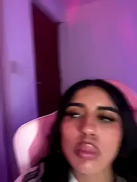 Emily-14 live sex cam