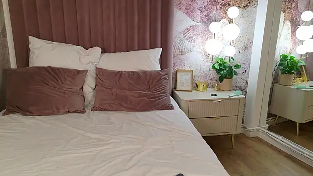 AriaHeart's cam snapshot