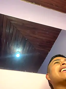 Emiliano_Reyes live sex cam