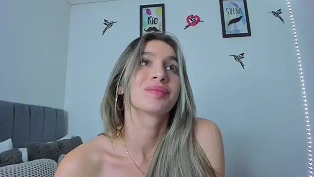 im_sarah34's cam snapshot