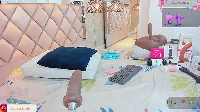 sabrina_shark_'s cam snapshot