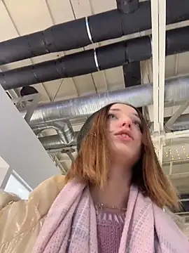 DollyTall's cam snapshot