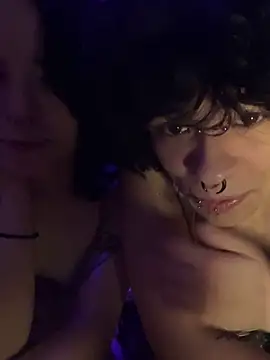 Livingz0m6ie's cam snapshot