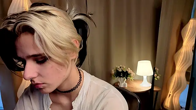 LizNostrand's cam snapshot