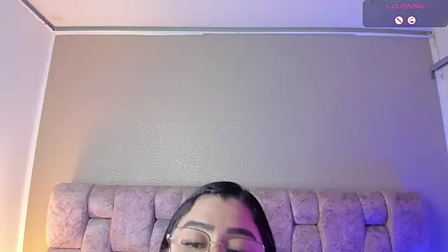 Emilyboobss's cam snapshot