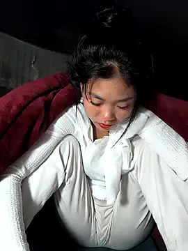 Lynly_k2 live sex cam