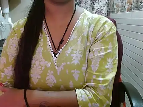 LovingPihu's cam snapshot